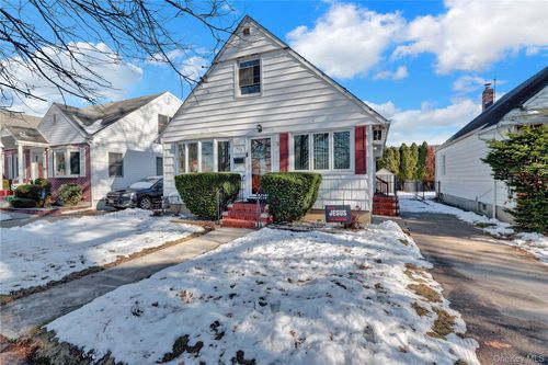 932 Cherry Ln, Floral Park, NY, 11001-1303 | Card Image