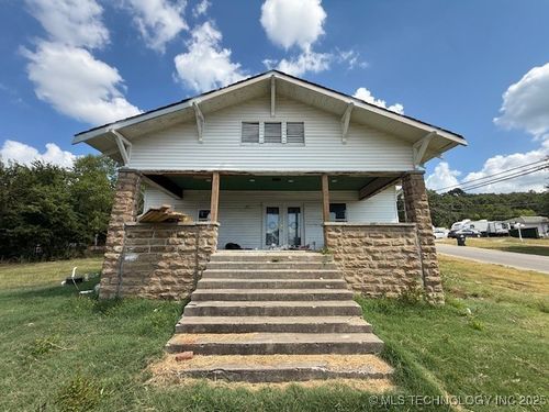 502 W Merrick St, Henryetta, OK, 74437-3032 | Card Image