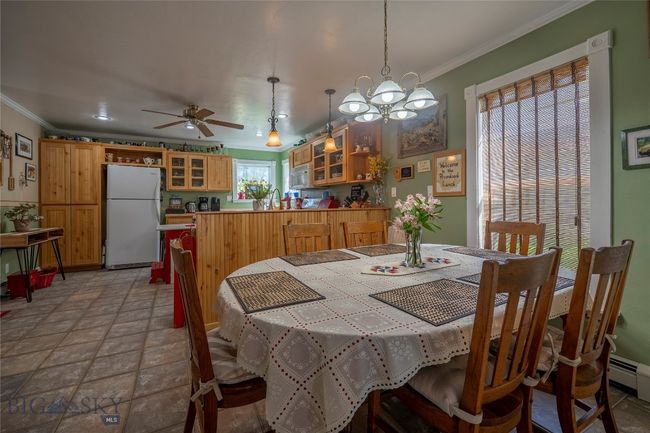 207 2 Nd St E, House other with 3 bedrooms, 3 bathrooms and null parking in Clyde Park MT | Image 15