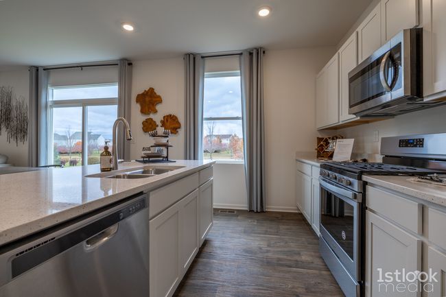7692 W 105 Th Pl, Home with 4 bedrooms, 3 bathrooms and null parking in Saint John IN | Image 17