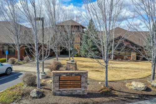 203-7555 Falcon Crest Dr, Redmond, OR, 97756-5023 | Card Image