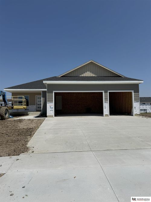 5800 Sw Catalina Street, Lincoln, NE, 68523 | Card Image