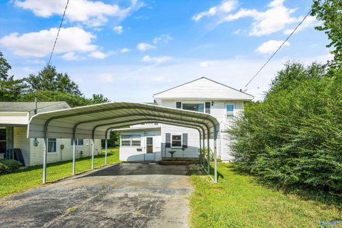 135 T E Mckinney Cir, Owens Cross Roads, AL, 35763-9678 | Card Image