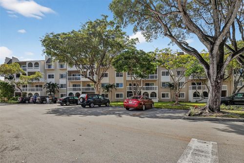 407-8103 Camino Real, Miami, FL, 33143-6742 | Card Image