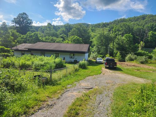 9840 Us Highway 119, Totz, KY, 40870-7114 | Card Image