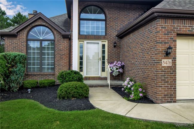 8476 Chadway Ct, House other with 2 bedrooms, 2 bathrooms and null parking in Buffalo NY | Image 4