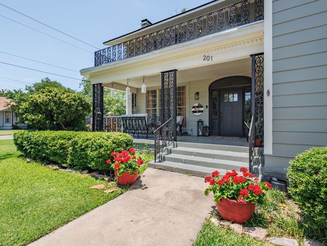 201 N Blanco St, House other with 5 bedrooms, 5 bathrooms and null parking in Coleman TX | Image 4