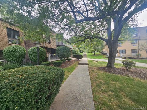 apt-11-424 Carpenter Ave, Newburgh, NY, 12550-3333 | Card Image