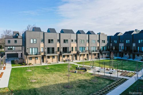 55-1087 Hampton Cir, Detroit, MI, 48207-5069 | Card Image