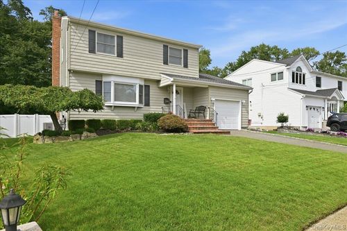 1530 Kimberly Court, Hempstead, NY, 11793 | Card Image