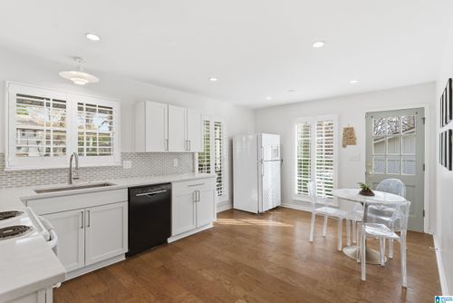 2949-2949 Donita Dr, Vestavia, AL, 35243-5918 | Card Image