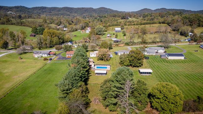 18212 Cleveland Rd, House other with 3 bedrooms, 2 bathrooms and null parking in Abingdon VA | Image 5
