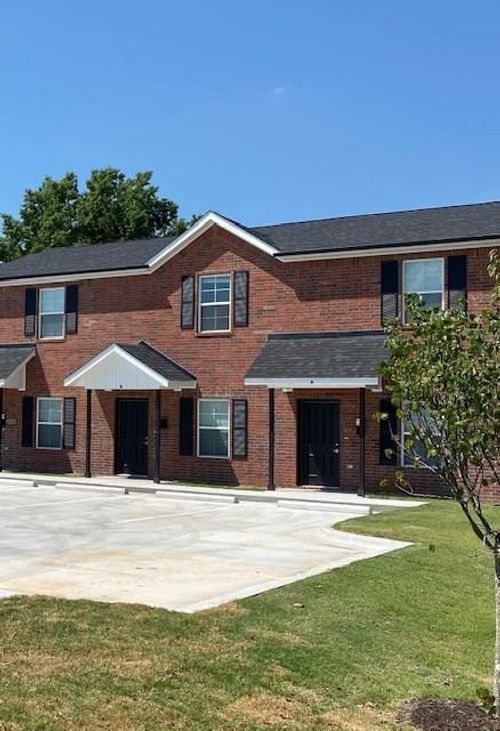 b-126 S Pleasant St, Springdale, AR, 72764-4013 | Card Image