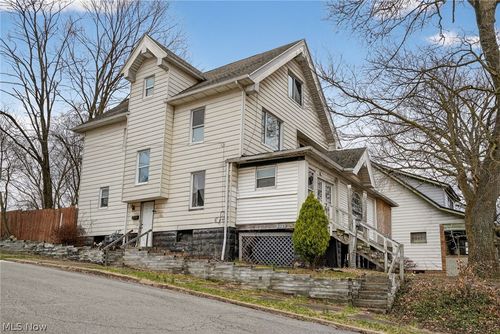 1117 State St, Steubenville, OH, 43952-2557 | Card Image