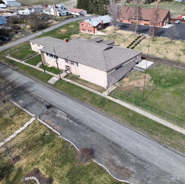 732 W Walnut St, Home with 7 bedrooms, 4 bathrooms and 6 parking in Genesee ID | Image 47