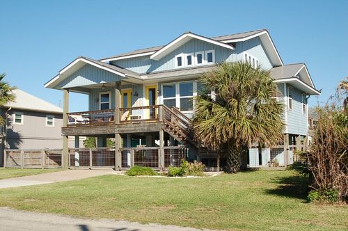 1 Jamaica Dr, Rockport, TX, 78382-3718 | Card Image