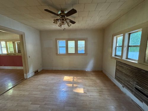 43 Westclox Ave, Peru, IL, 61354-2049 | Card Image