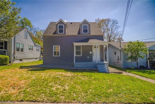 2204 Fairview Ave, Parkersburg, WV, 26101-3826 | Card Image