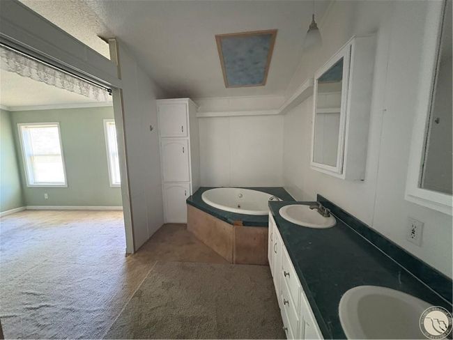 21 S Davidson Ave, Home with 3 bedrooms, 2 bathrooms and null parking in Absarokee MT | Image 9
