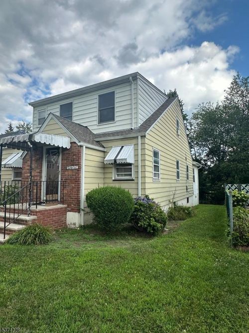 31 Cross St, Englewood, NJ, 07631-2130 | Card Image