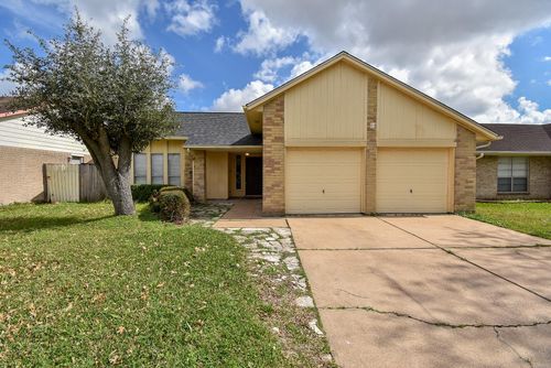9426 Kingsvalley St, Houston, TX, 77075-5128 | Card Image