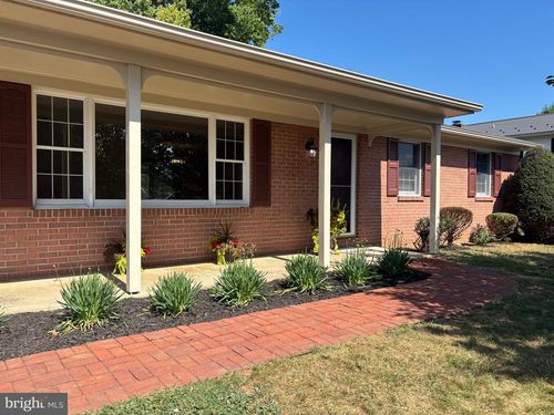 2008 Maplewood Dr, HAGERSTOWN, MD, 21740-6715 | Card Image