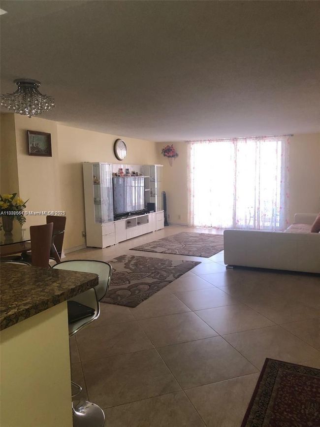 APT-5H - 1865 S Ocean Dr, Condo with 1 bedrooms, 2 bathrooms and null parking in Hallandale Beach FL | Image 8