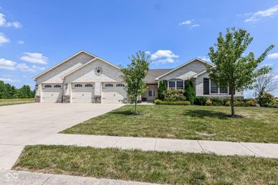 5404 N Shadow Oak Run, House other with 4 bedrooms, 3 bathrooms and null parking in Muncie IN | Image 1