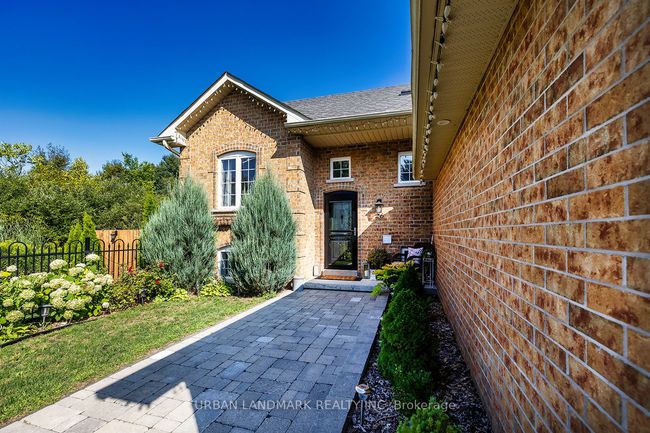 26 Brookside St, House other with 4 bedrooms, 2 bathrooms and 2 parking in Millbrook ON | Image 5