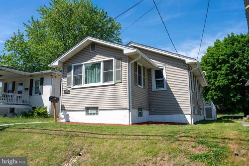 113 Penn St, PENNSBURG, PA, 18073-1017 | Card Image