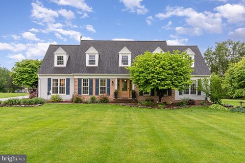 8 N Alydar Blvd, DILLSBURG, PA, 17019-9354 | Card Image