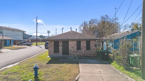 1430 E 32nd 1/2 St, Houston, TX, 77022-5316 | Card Image