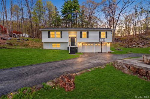 58 Englewood Ter, Mahopac, NY, 10541-3906 | Card Image