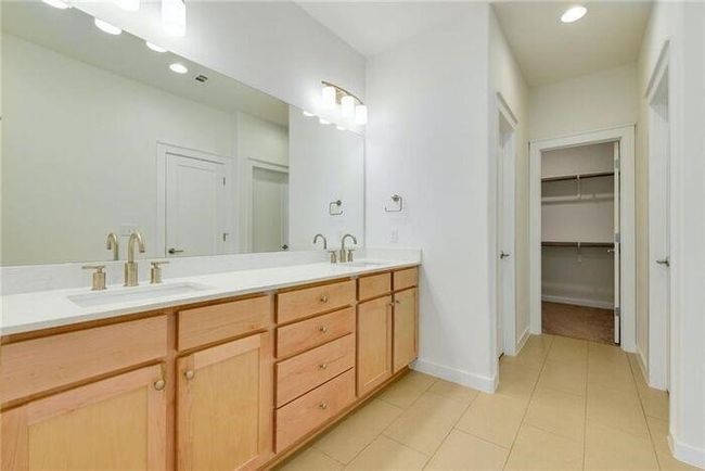 UNIT-45 - 6800 Menchaca Rd, Condo with 3 bedrooms, 3 bathrooms and 2 parking in Austin TX | Image 14