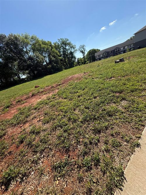 557 Yulan Circle, Bowling Green, KY, 42104 | Card Image