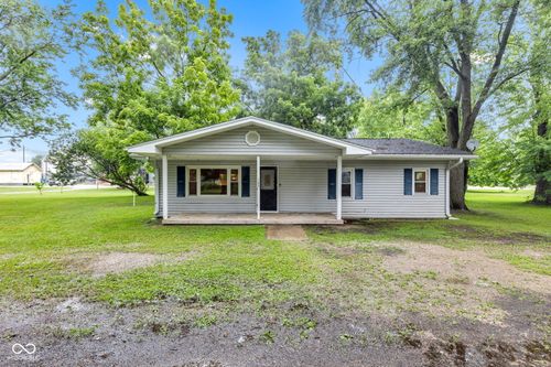 105 E Taylor St, Sims, IN, 46986-9654 | Card Image
