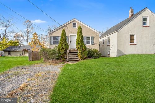 4 Creekview Ave, Trenton, NJ, 08610-4320 | Card Image