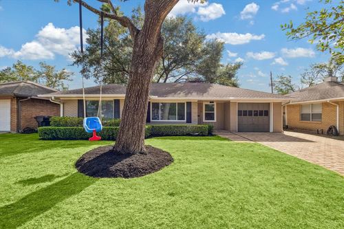 1819 De Milo Drive, Houston, TX, 77018 | Card Image