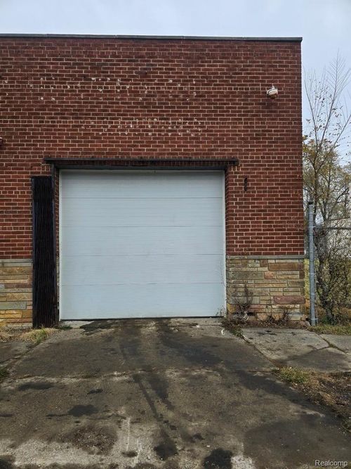 11392 Greenfield Rd, Detroit, MI, 48227-2045 | Card Image