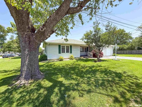322 Oak St, Flora, IL, 62839-2543 | Card Image