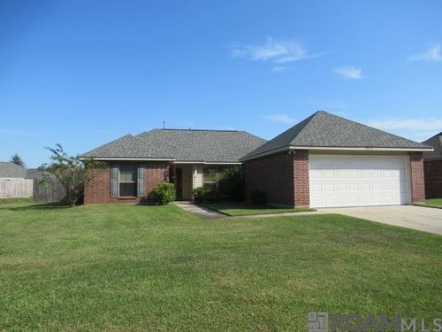 12727 Bonnie Bleu Dr, Denham Springs, LA, 70726-6557 | Card Image