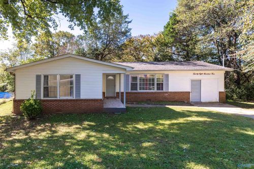 2804 Coosa Cir Nw, Huntsville, AL, 35810-1512 | Card Image