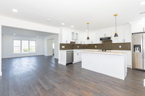 38 Melody Ln, Amityville, NY, 11701-1618 | Card Image