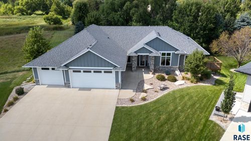 208 N Mystic Creek Cir, Sioux Falls, SD, 57110-6282 | Card Image