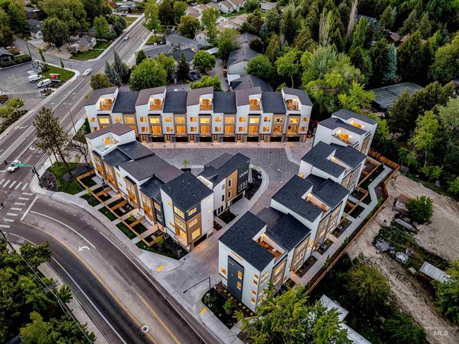 2007 S Makar Ln, Townhouse with 3 bedrooms, 4 bathrooms and 2 parking in Boise ID | Image 45