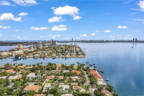 7431 Coquina Dr, North Bay Village, FL, 33141-4022 | Card Image