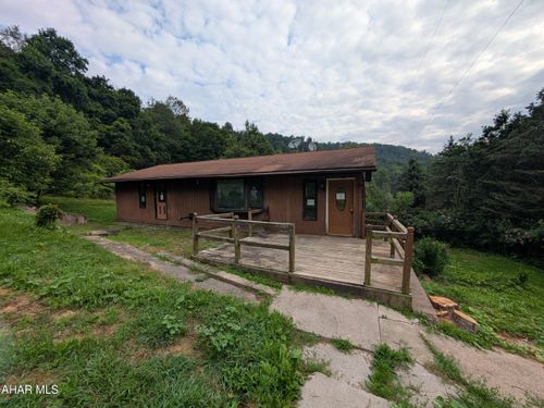 908 Baughman Hollow Rd, Tyrone, PA, 16686-8138 | Card Image