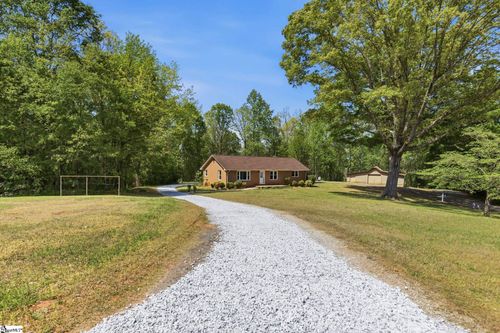 129 Bradley Drive, Pickens, SC, 29671 | Card Image