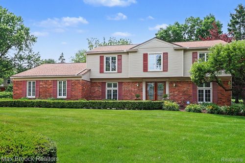 2020 Wickford Ct, Bloomfield Hills, MI, 48304-1087 | Card Image