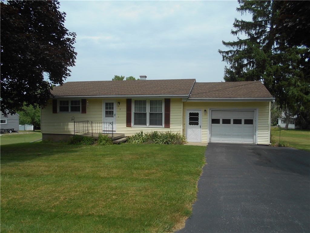Munro Ave, Auburn, NY 13021